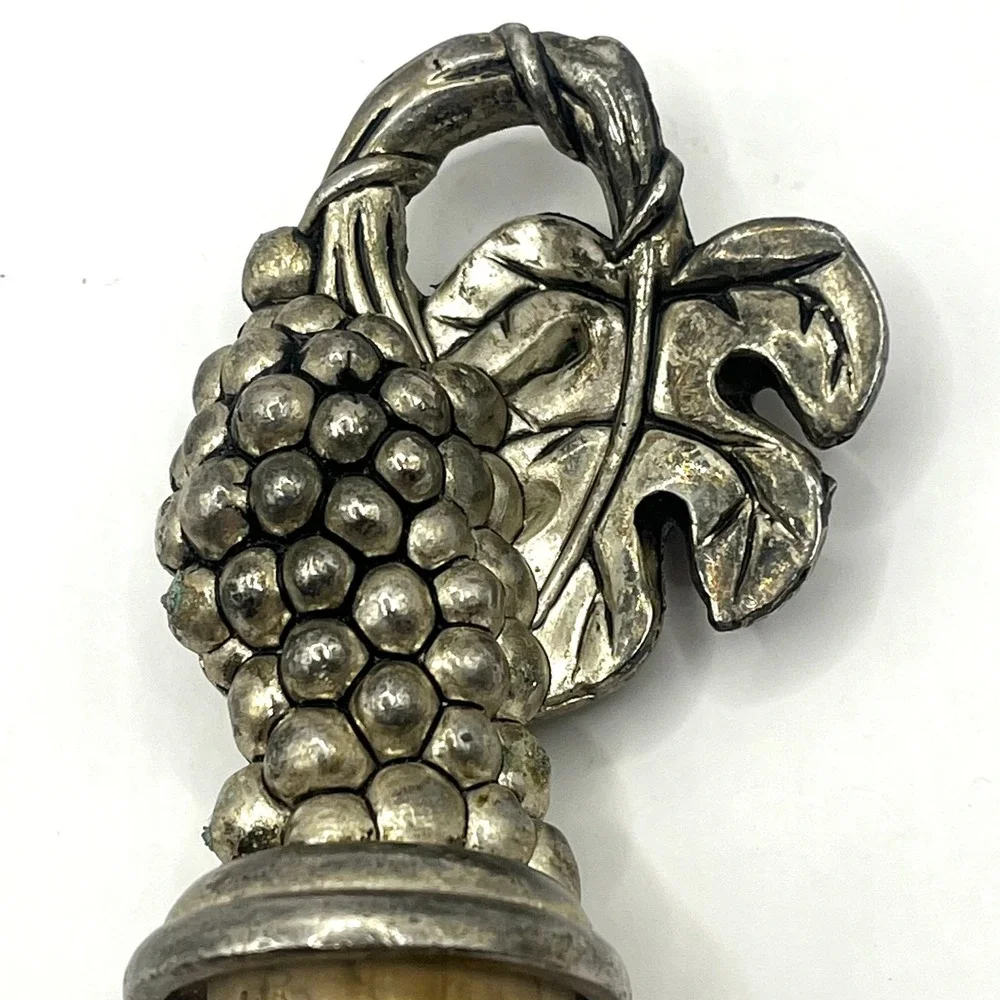 Vintage Silver Toned Grapes Heavy Metal Wine Cork Bottle Stopper Leaves‎ 3.5